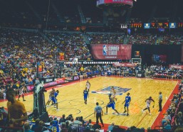 【c7娱乐】父女同框温情洋溢！掘金社交媒体分享默里携爱女参与训练日